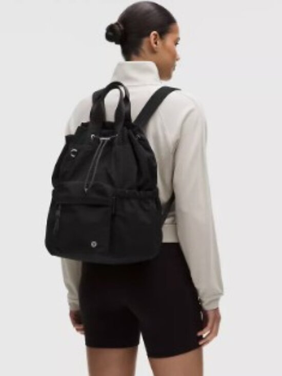 lululemon athletica Handbags - Lululemon - 2-in-1 Drawstring Bucket Bag - Black/Silver
